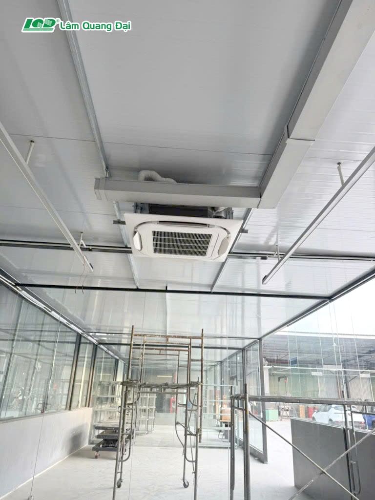 SHOWROOM OTO VINFAST